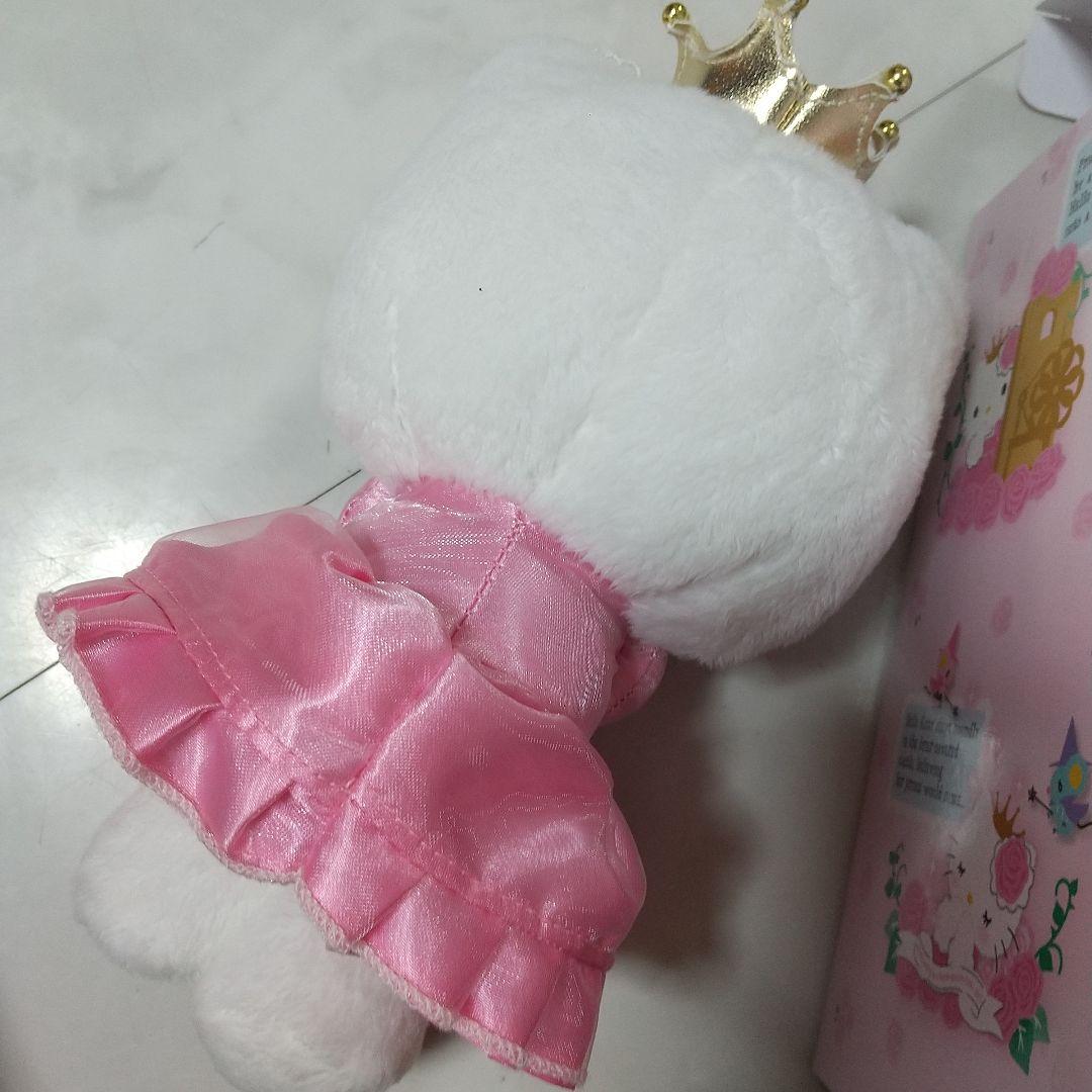新品　ハローキティ　いばら姫　ぬいぐるみ