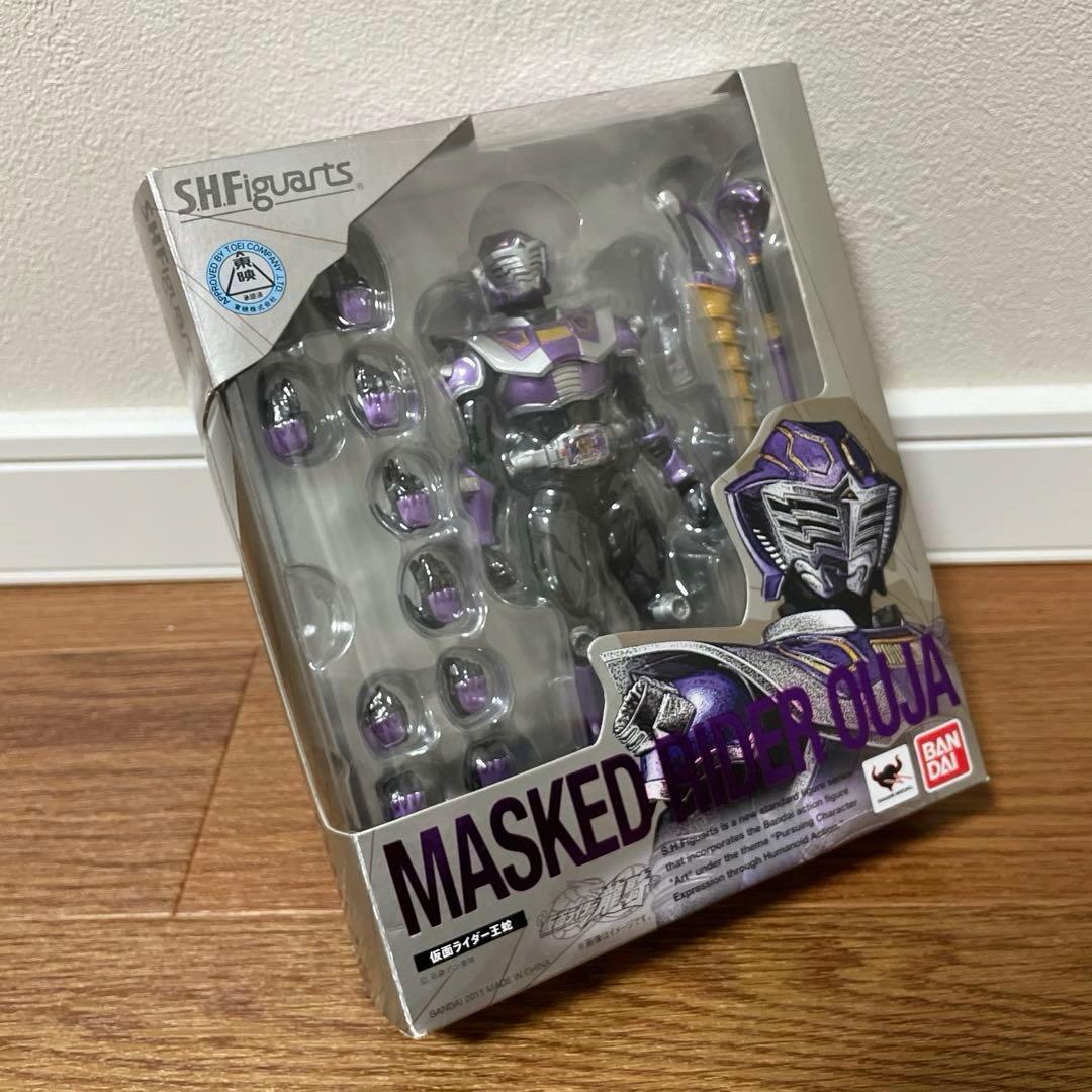 未使用品　S.H.Figuarts 仮面ライダー王蛇　フィギュア　龍騎