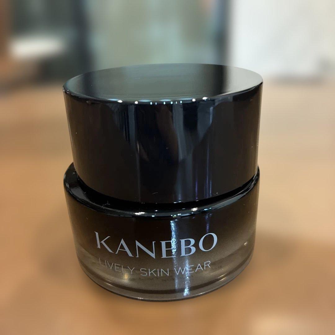 美品 KANEBO ライブリースキン ウェア II 220 Shell