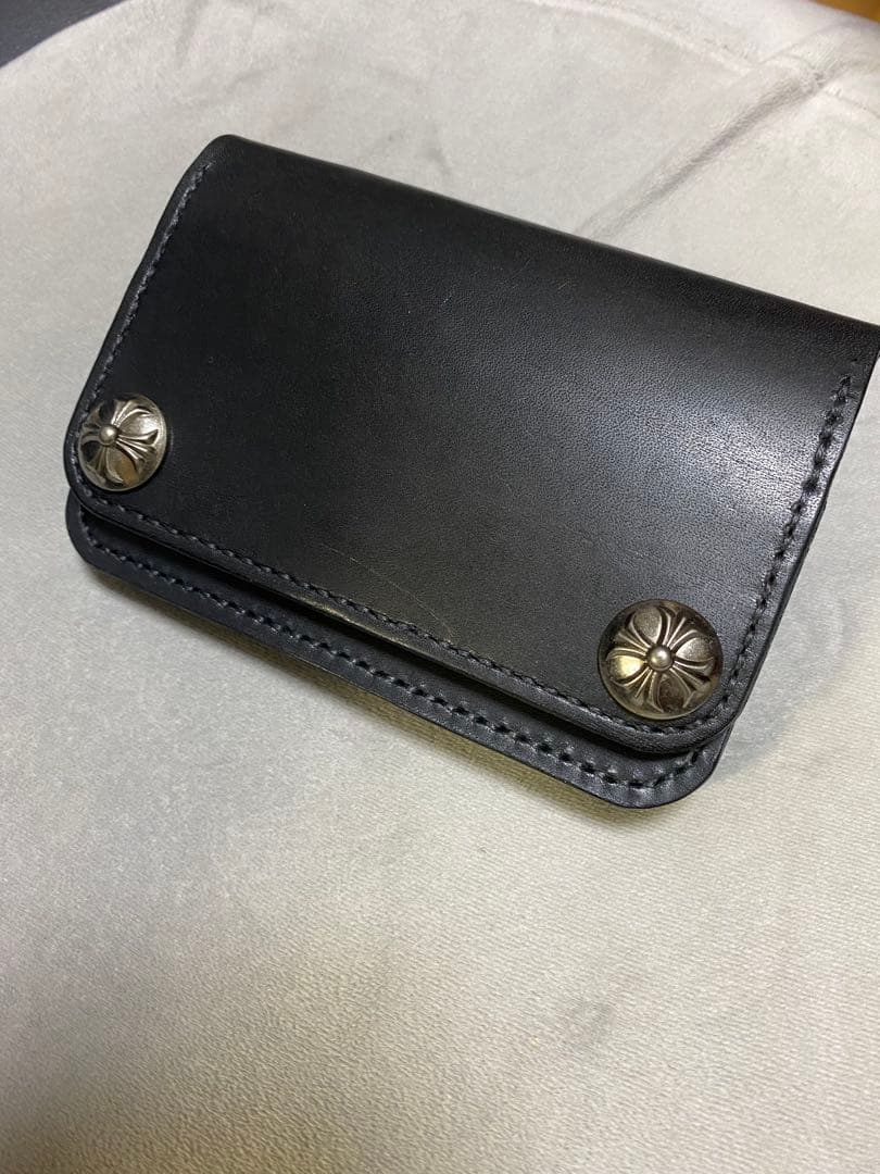 【姫路レザースムースレザー】ブラック　ミドルトラッカーウォレット　クロスコンチョ