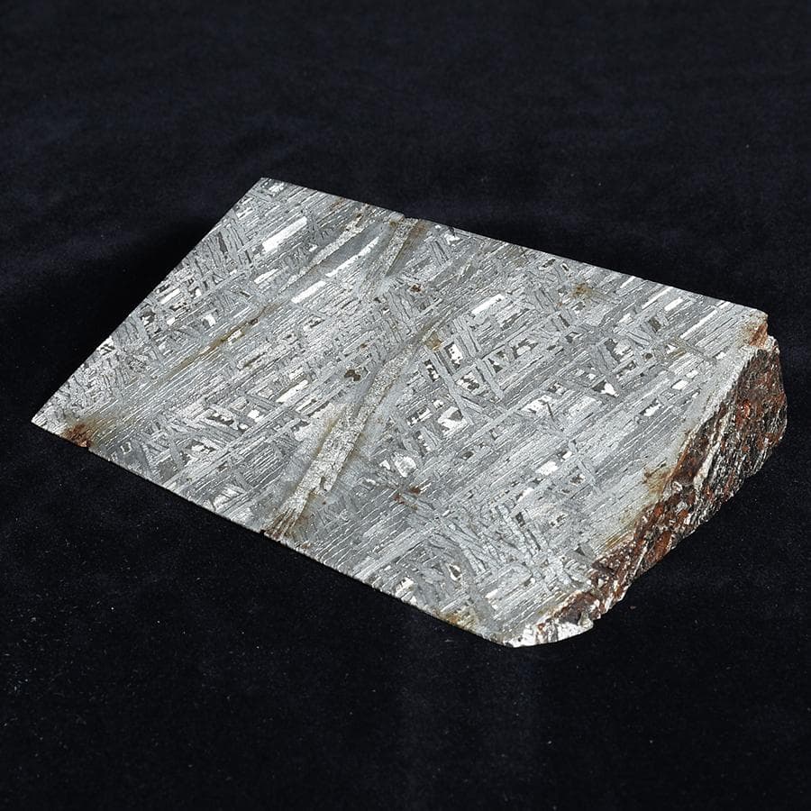 アルタイ隕石　隕石　 鉄隕石　メテオライト　ナチュラル　原石　重さ約944ｇ