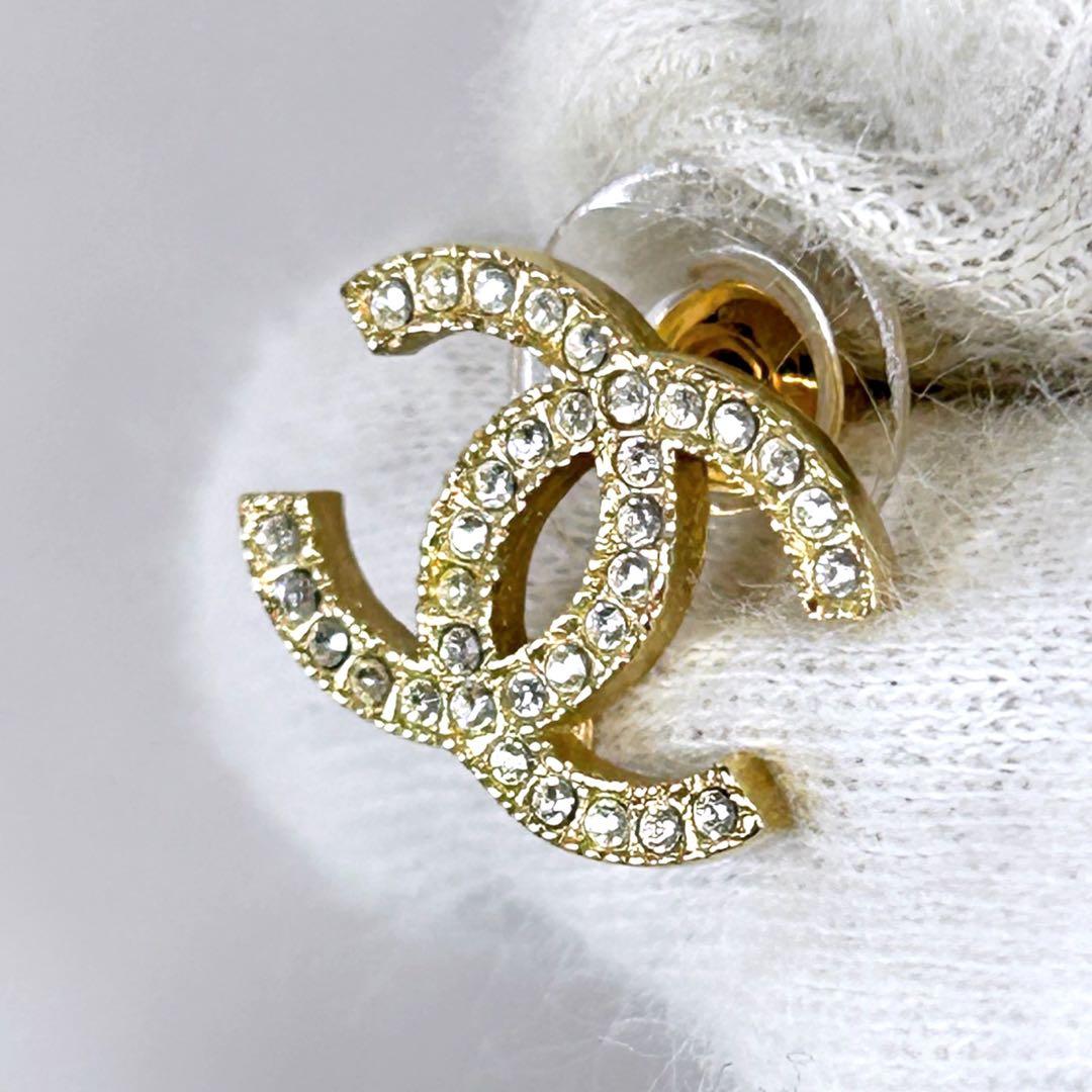 シャネル　CHANEL ラインストーン　ココマーク　ミニピアス　ゴールド金具