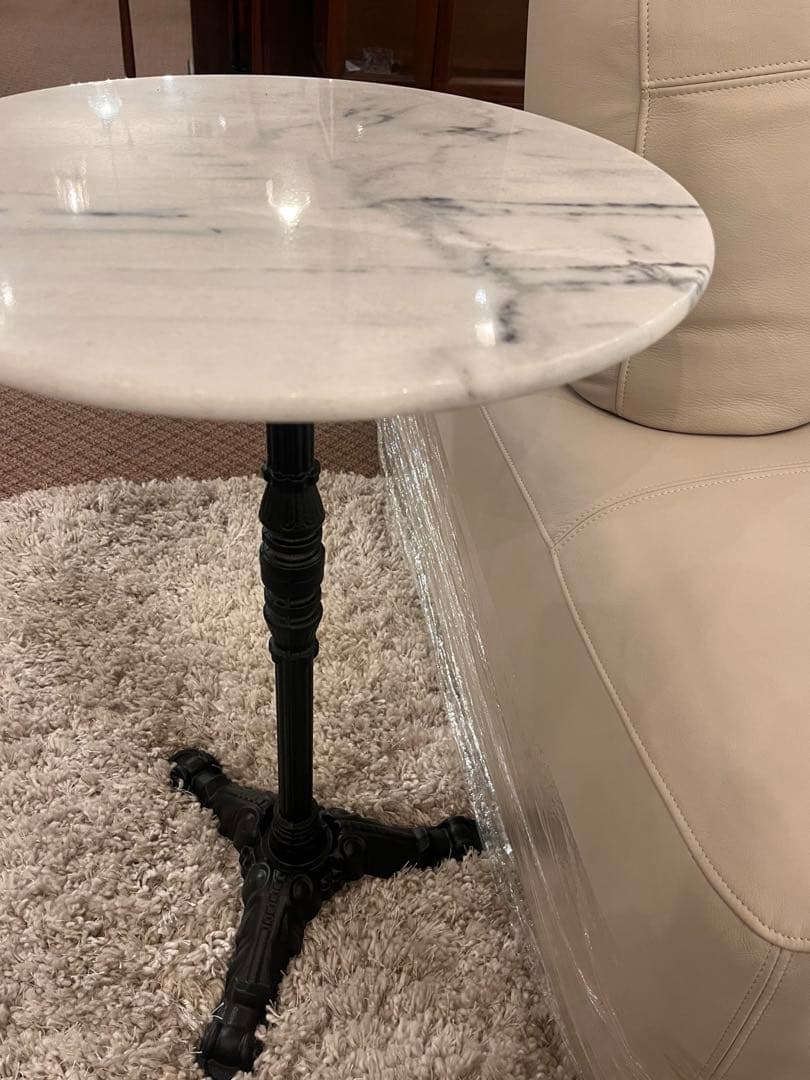 大理石テーブル　ホワイト