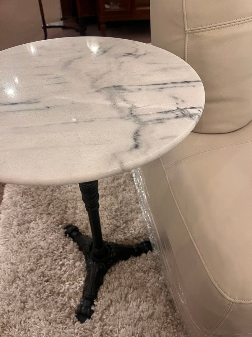 大理石テーブル　ホワイト