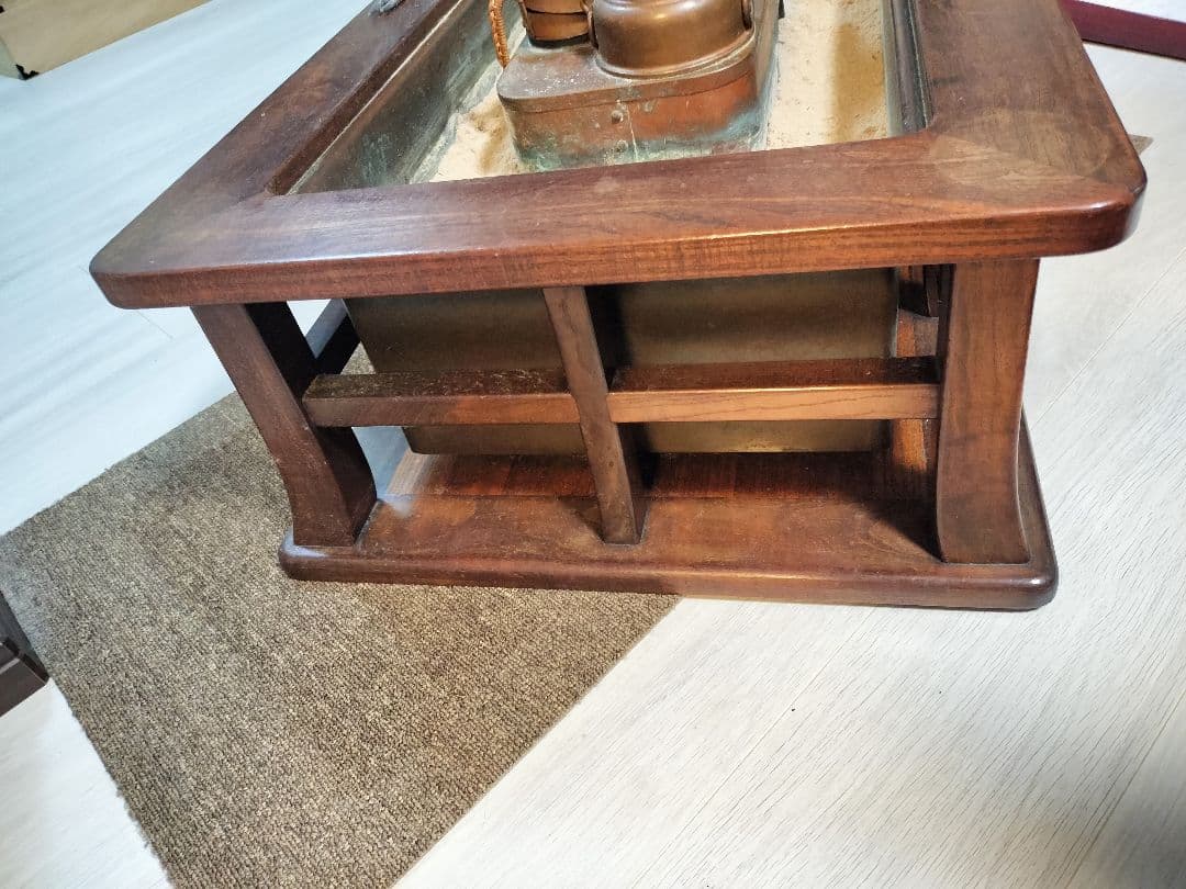 伝統的な日本の火鉢