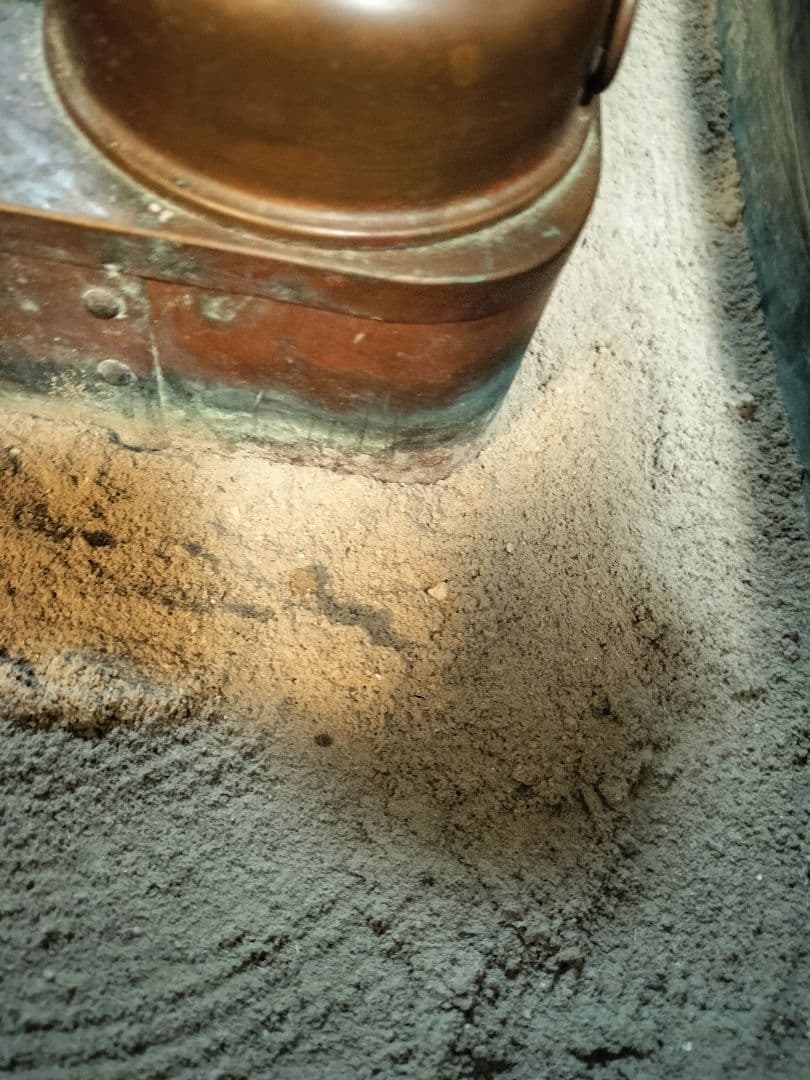 伝統的な日本の火鉢