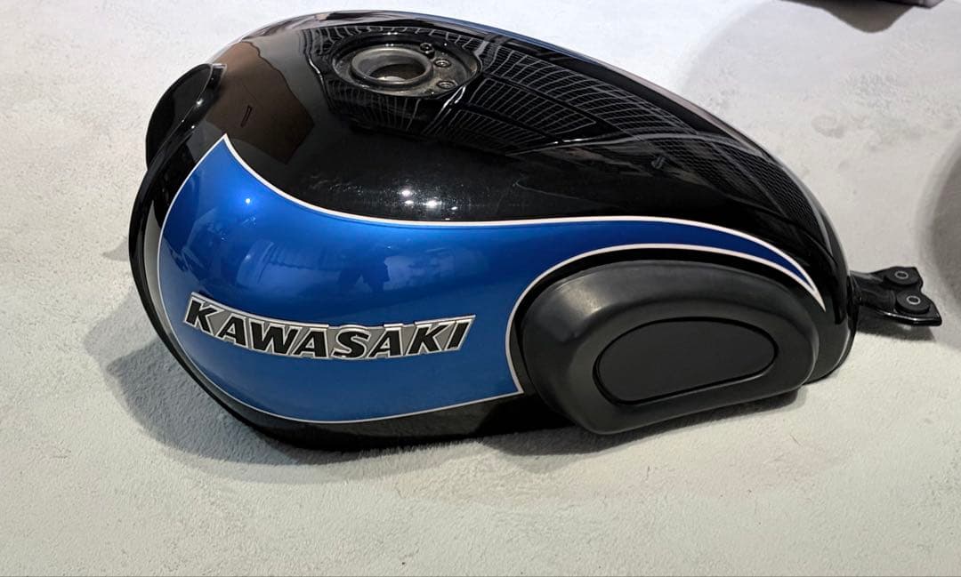 KAWASAKI W650純正タンク ブラック/ブルー