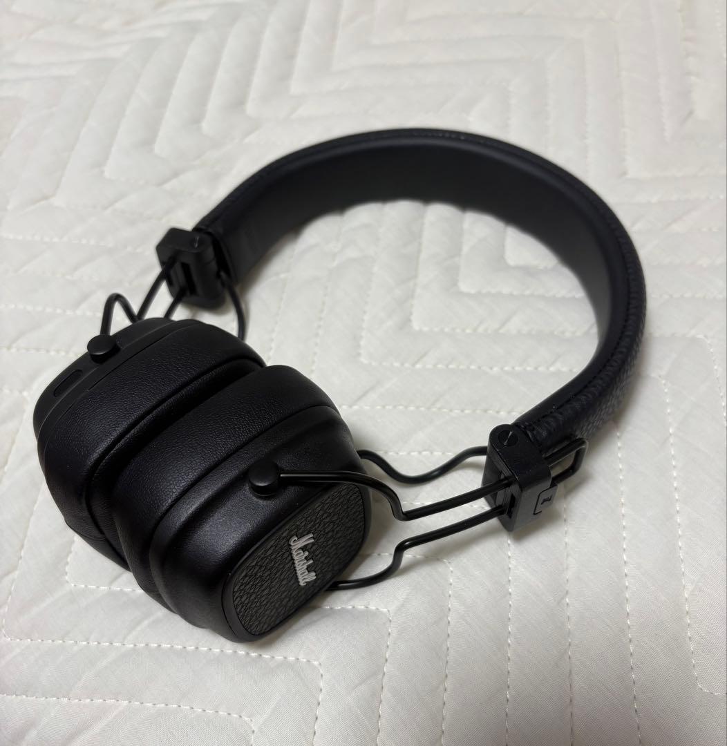 美品　Marshall ワイヤレスヘッドホン 黒 MAJOR Ｖ　ケース付き！