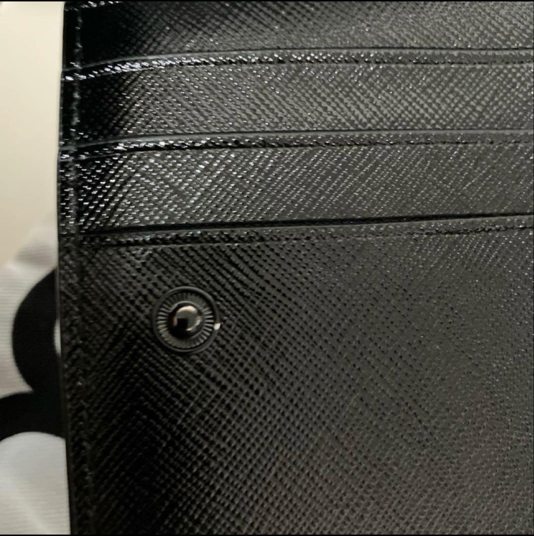 MARC JACOBS マークジェイコブス　二つ折り財布