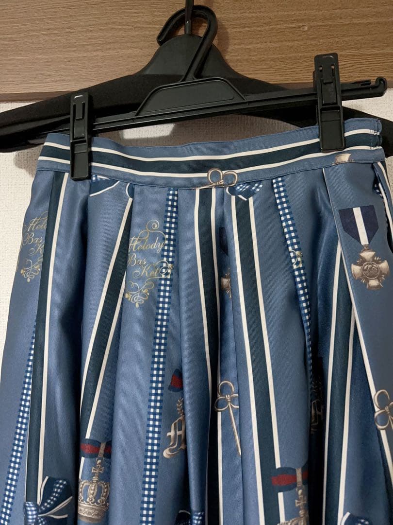ロイヤルメダルシリーズのスカート