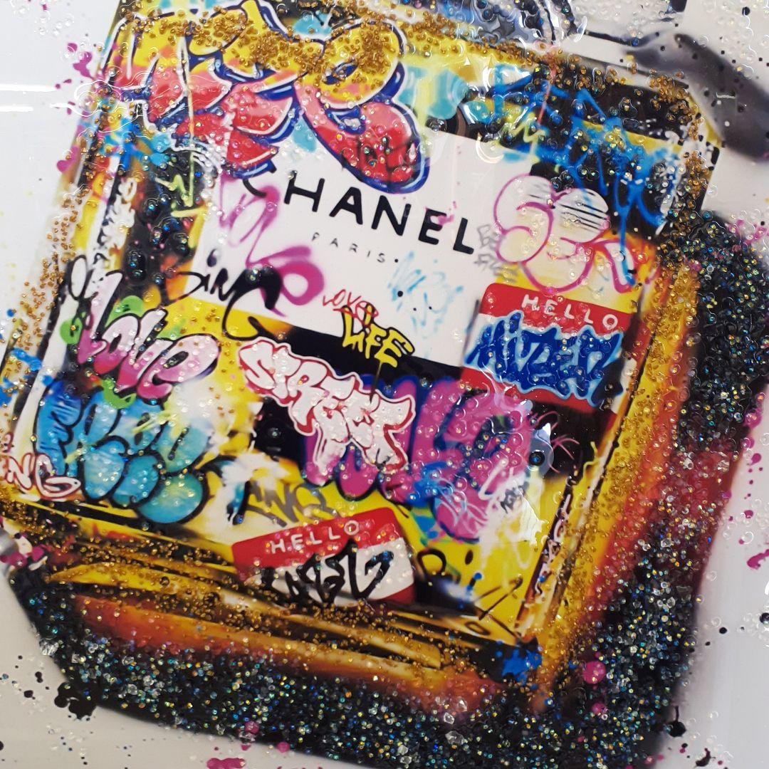 輸入雑貨　天然水晶石　『CHANEL』　宝石アート