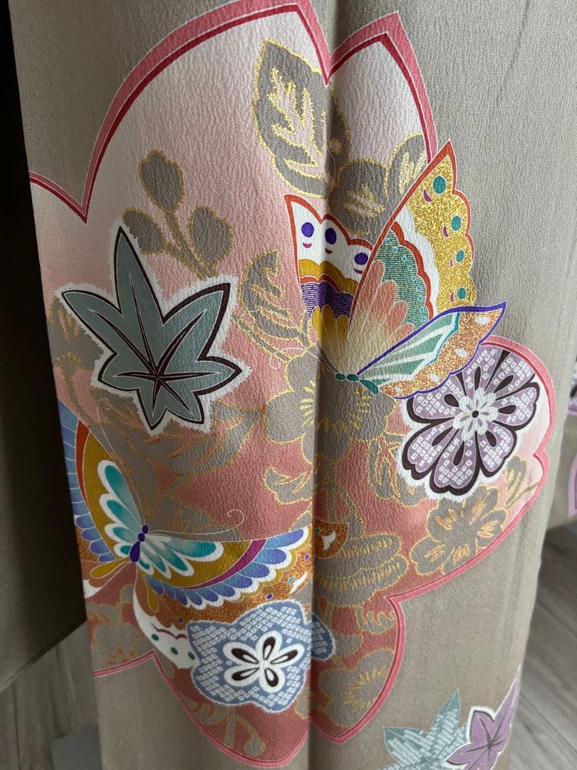 miar 様　⭐️振袖セット（７点）正絹振袖　成人式　クリーニング済　グレージュ系