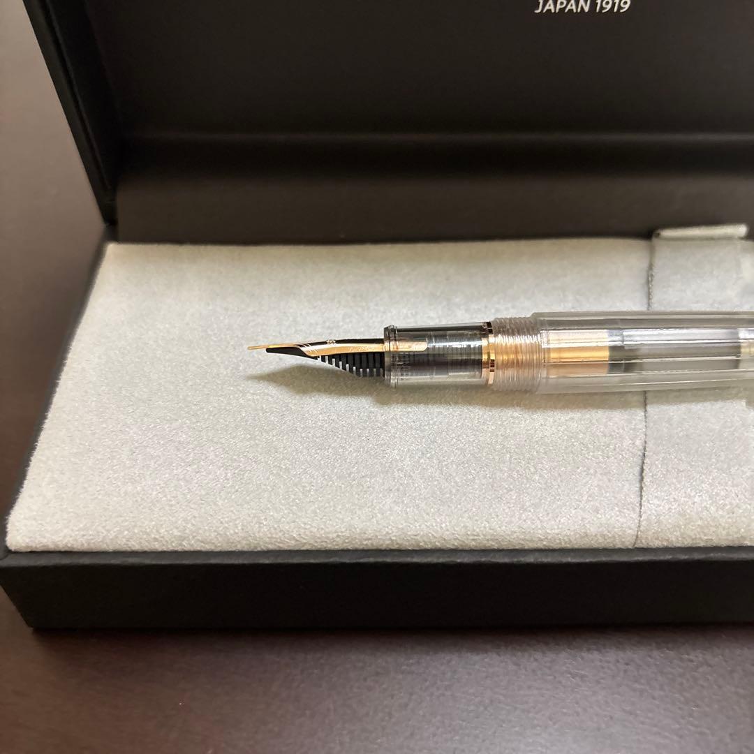 プラチナ万年筆　ニース ロゼ　細字 万年筆 センチュリー F
