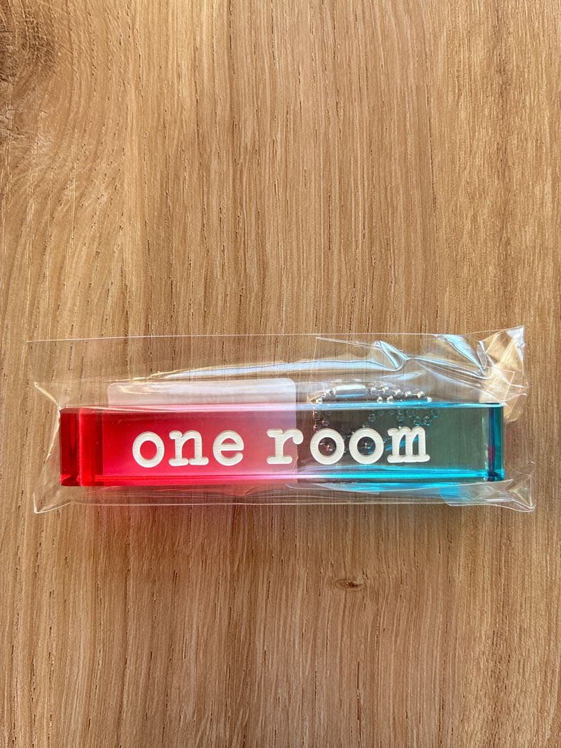 back number one room アクリルグラデキーホルダー 2等