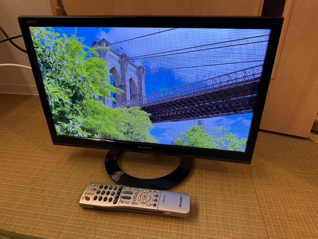SHARP シャープ　19型　テレビ LC-19K40　2017年製　映り綺麗！