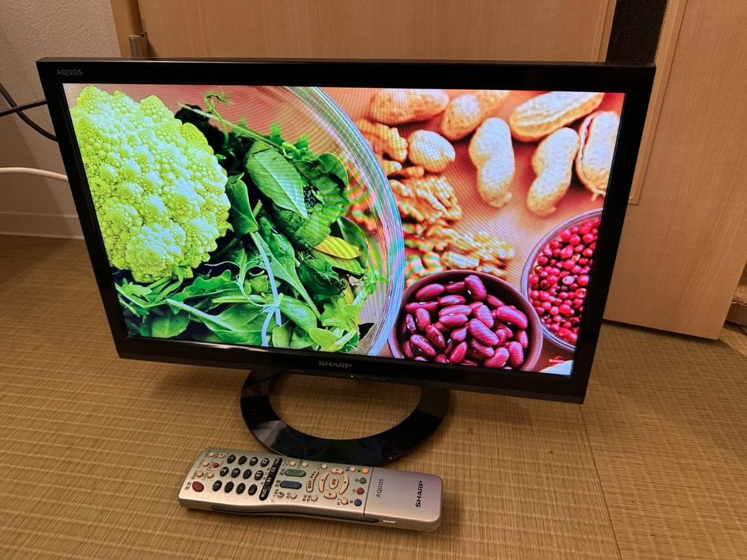 SHARP シャープ　19型　テレビ LC-19K40　2017年製　映り綺麗！