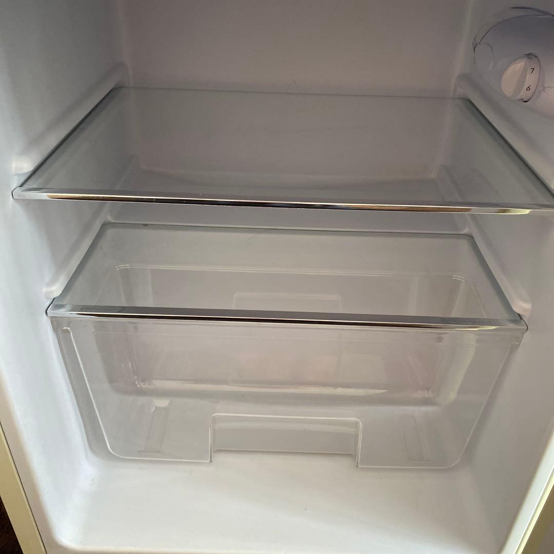 小型冷蔵庫　2ドア　81L