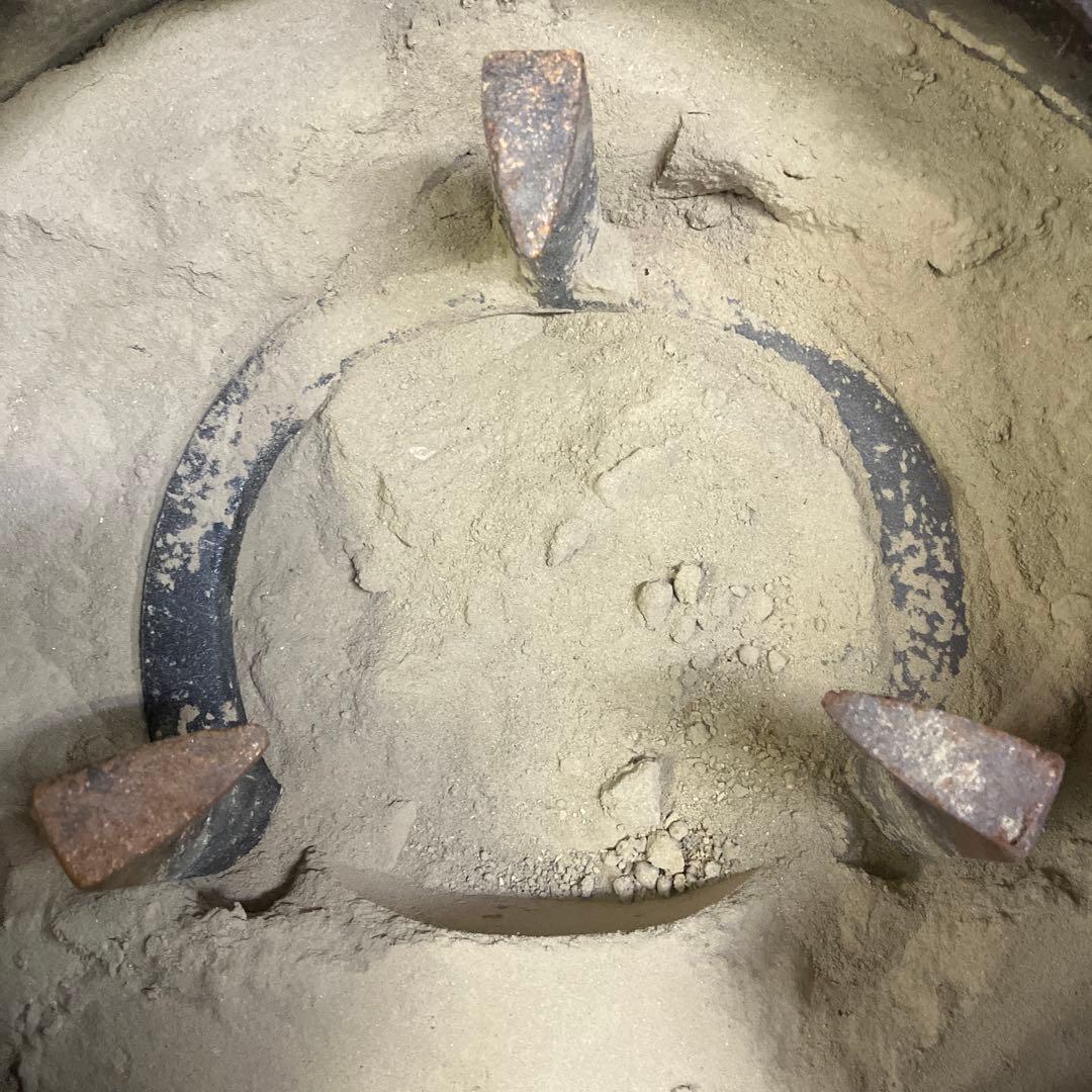 D-壁 昭和レトロ 茶道具 鉄製 風炉釜 丸型 共箱付き 釜環付き 骨董 古美術