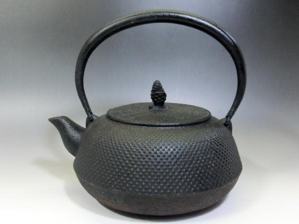 鉄瓶■アラレ 茶瓶 急須 松ぼっくり摘み 大きい 大振り お茶道具 骨董品