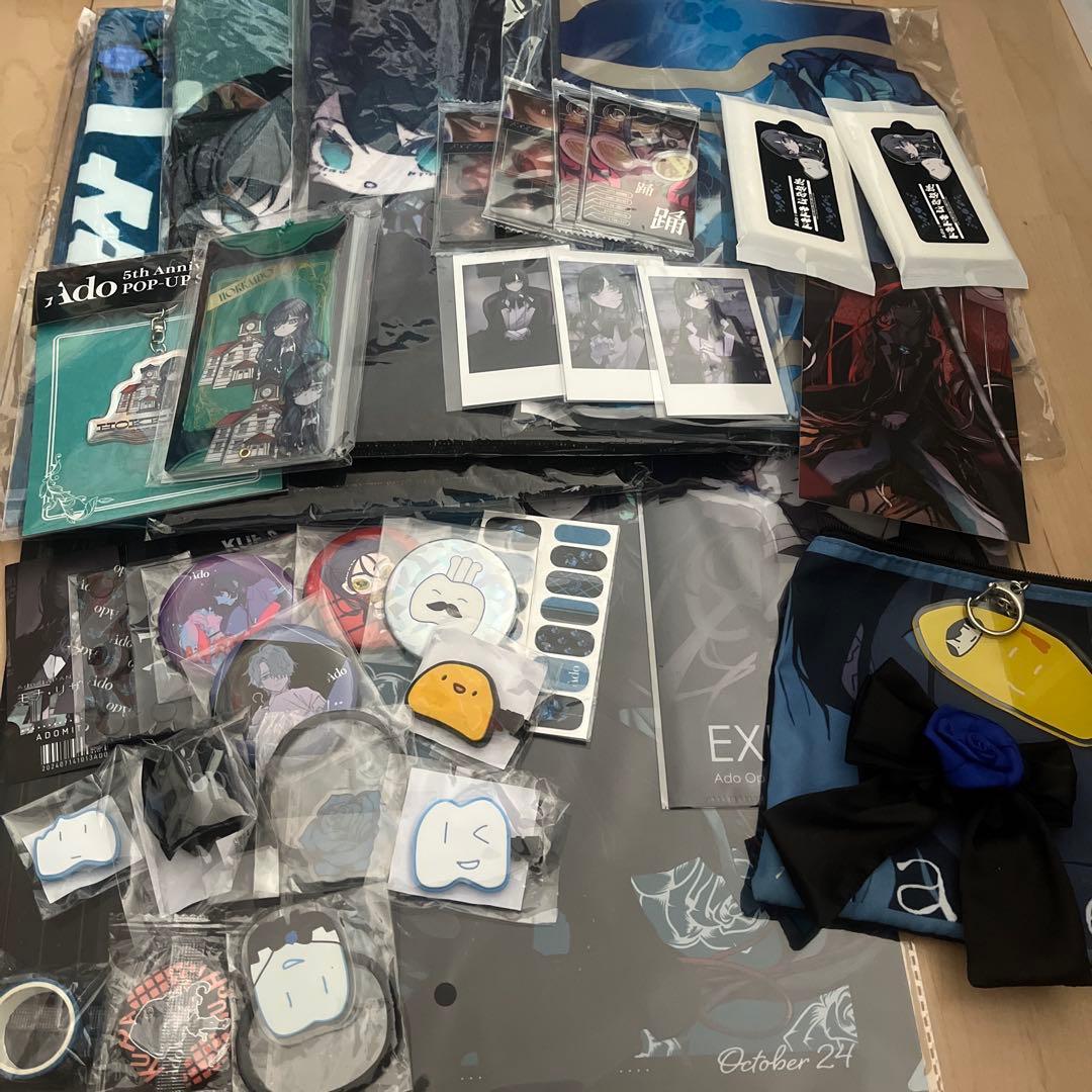 Ado グッズ　まとめ売り　缶バッジ　秘密基地　喜劇　42点