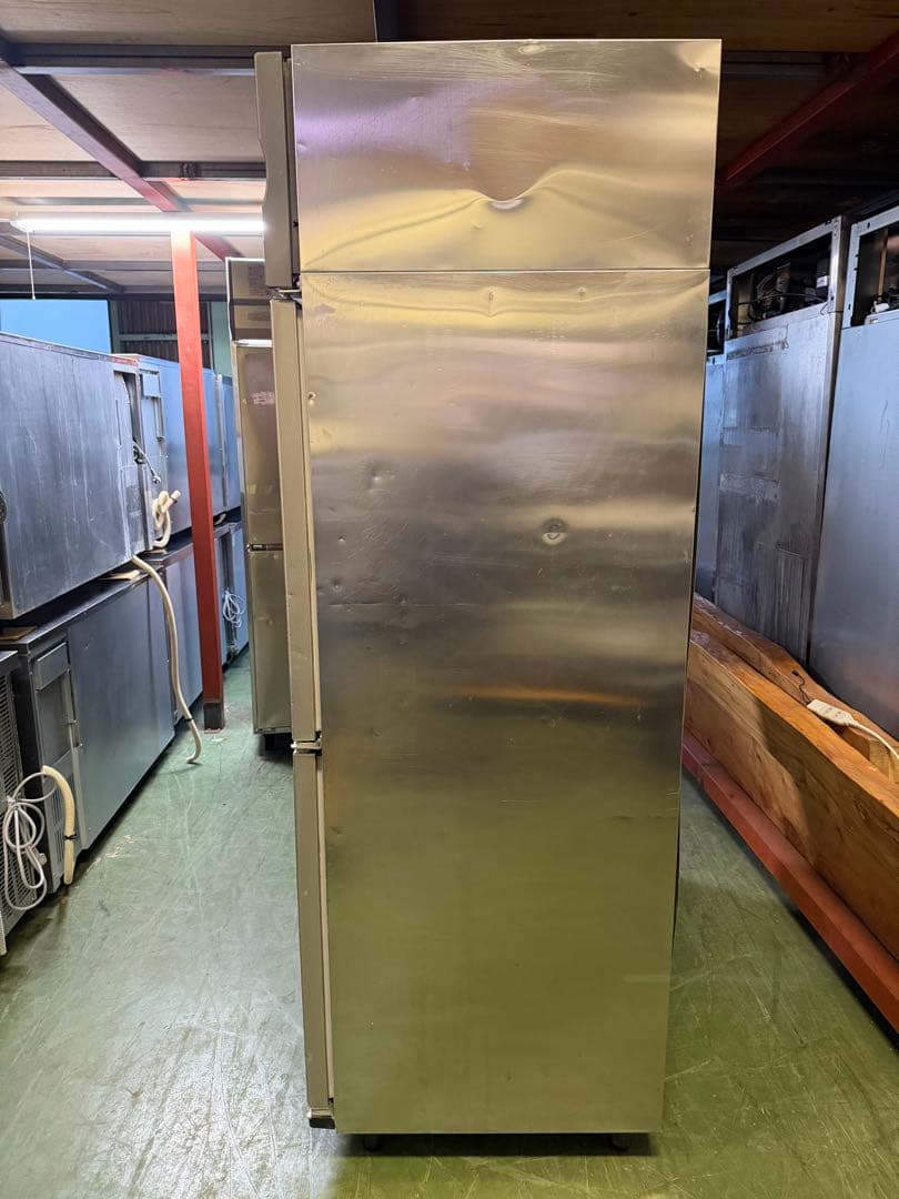 2013年 ホシザキ縦型冷蔵庫 1200x650x1890