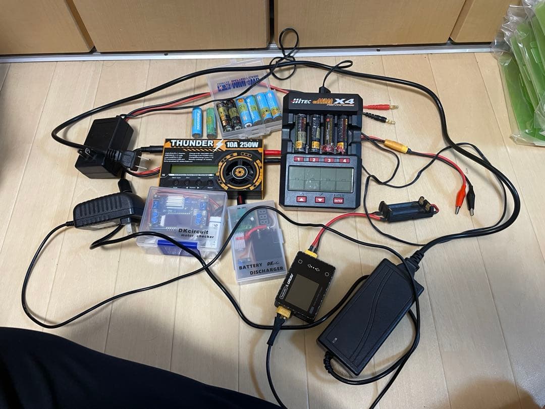 るるさん　引退品　充放電、モーター慣らし用機材一式セットにて