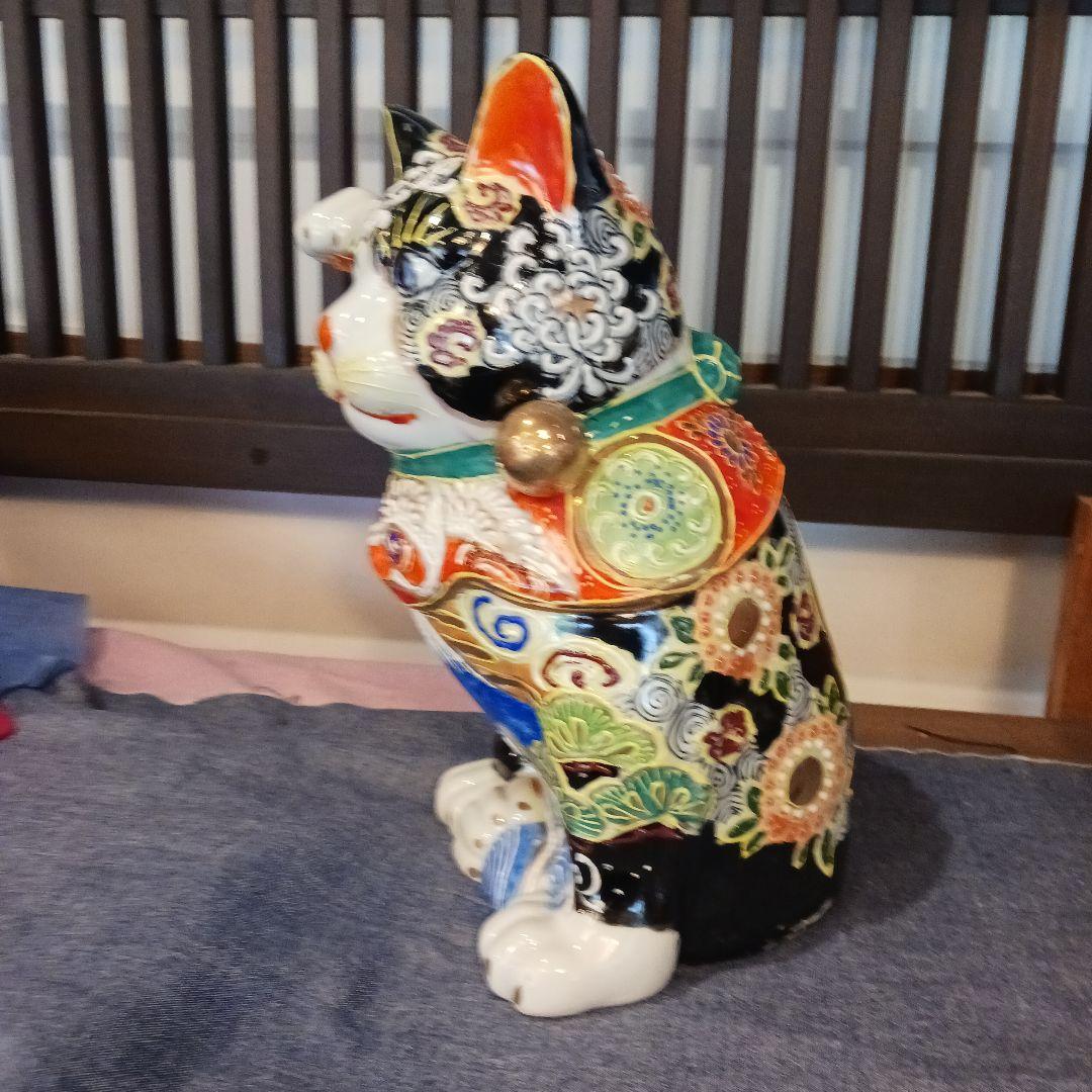 九谷焼　盛絵付け招き猫　高さ２９cm