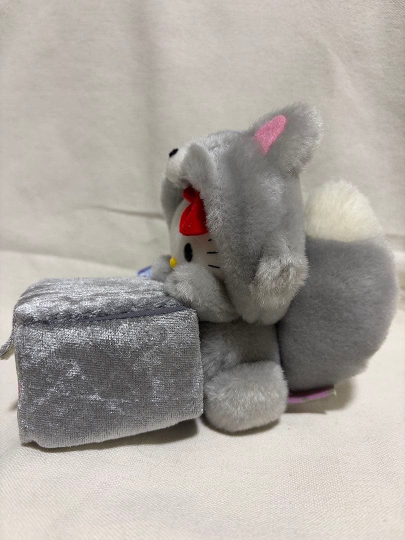 【希少】北海道限定 ハローキティ 銀ギツネ ぬいぐるみ 収納ボックス付き