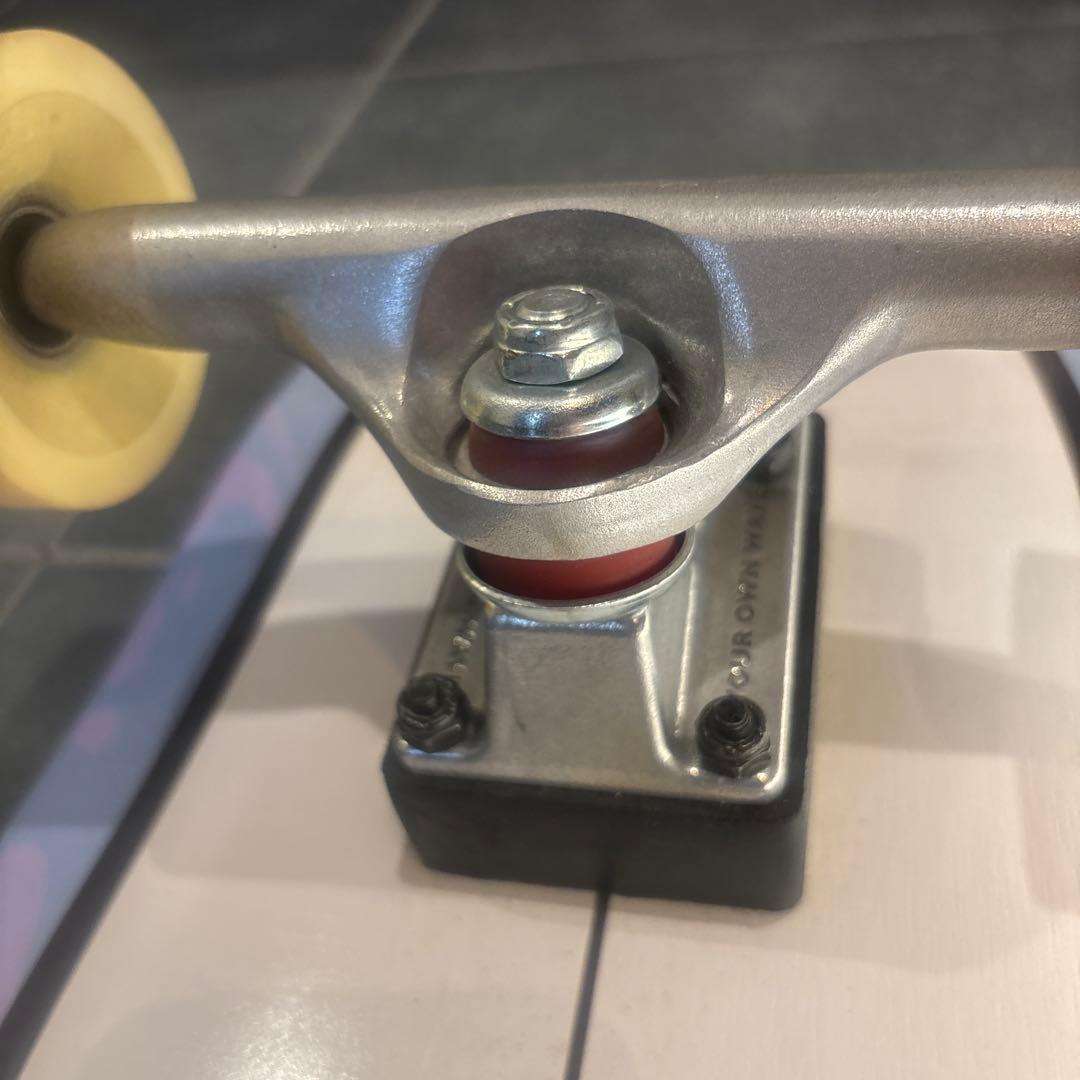 YOW SURFSKATE Coxos 31″ スケートボード 青いマーブル模様