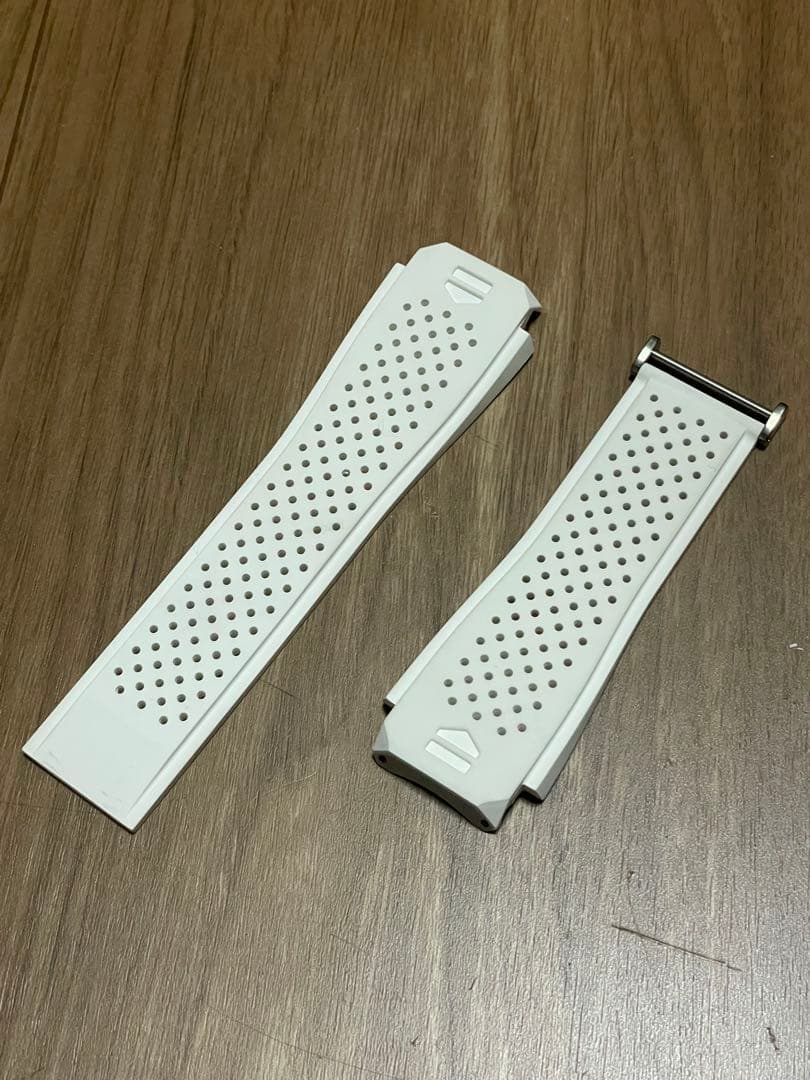 【未使用】タグホイヤー 純正 ラバーベルト ホワイト 取付幅28 22mm