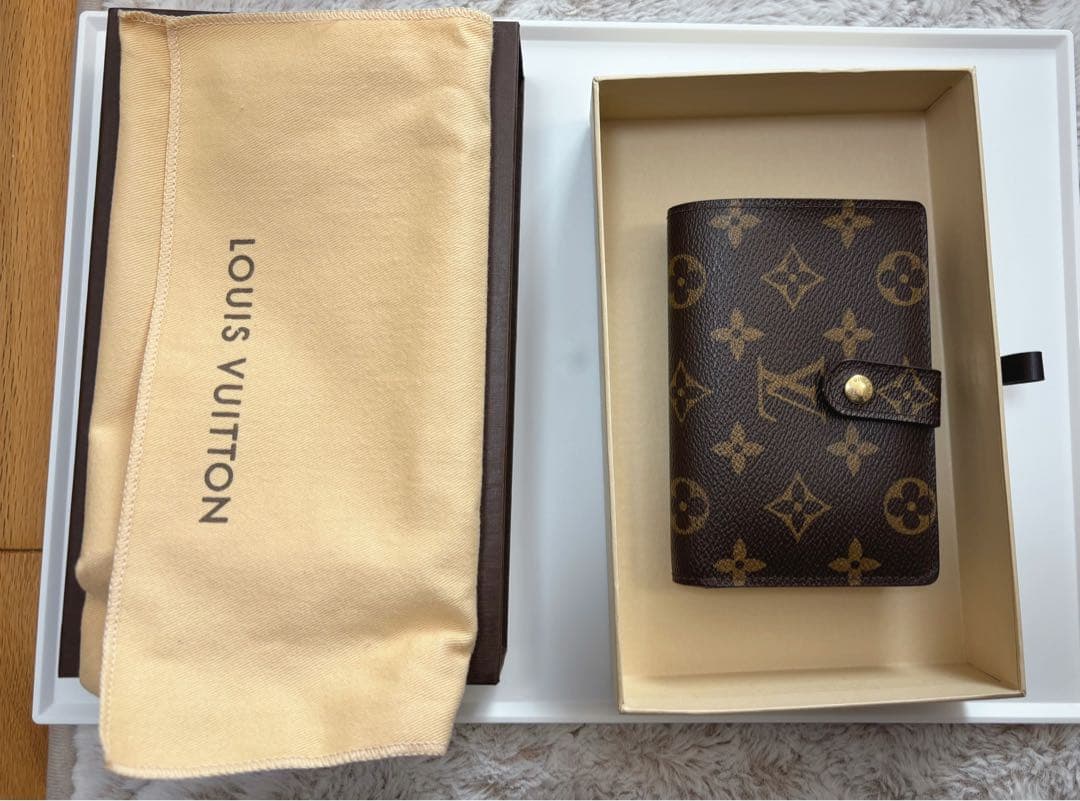 に*お様 Louis Vuitton モノグラム 二つ折り財布