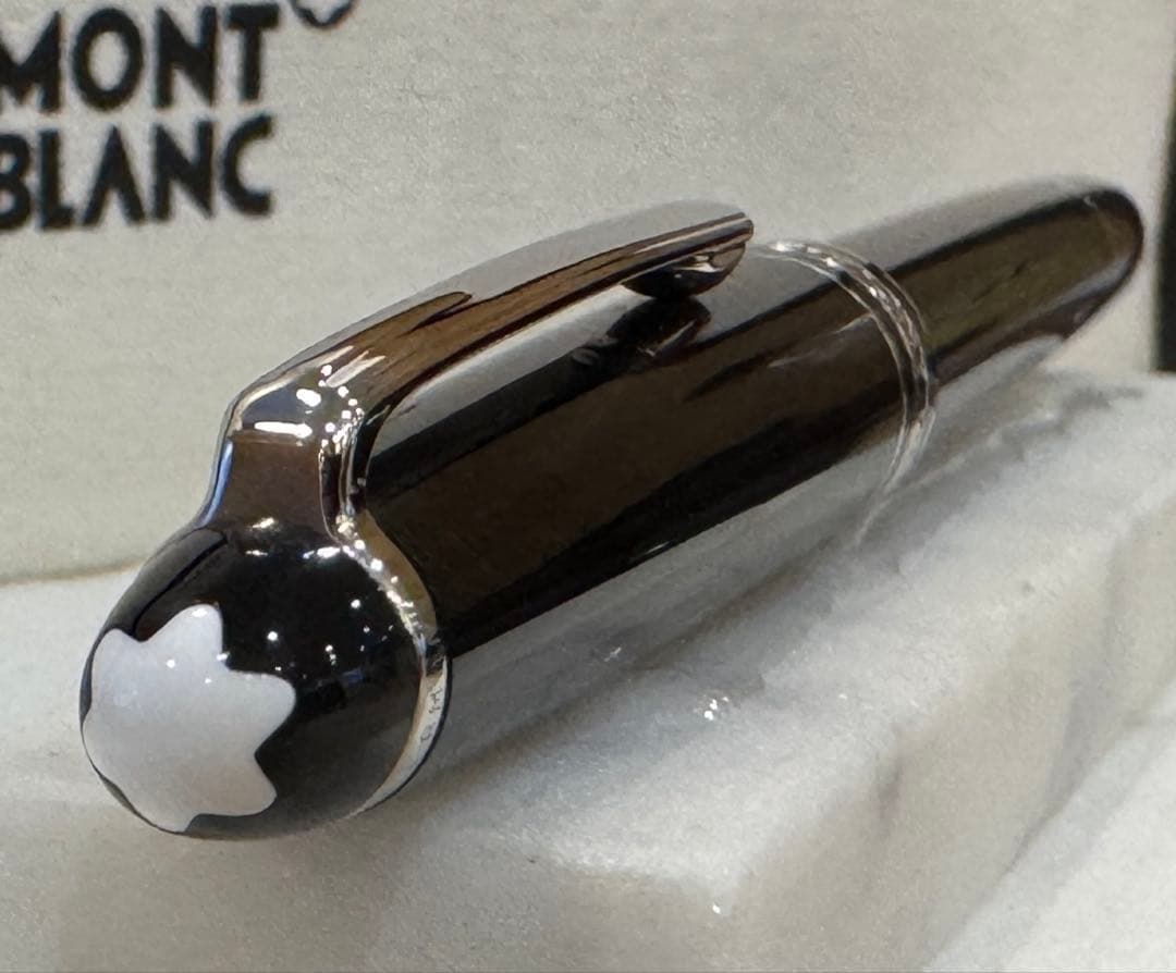 【極美品】モンブラン マイスター・シュテュック P163ローラーボール＋リフィル