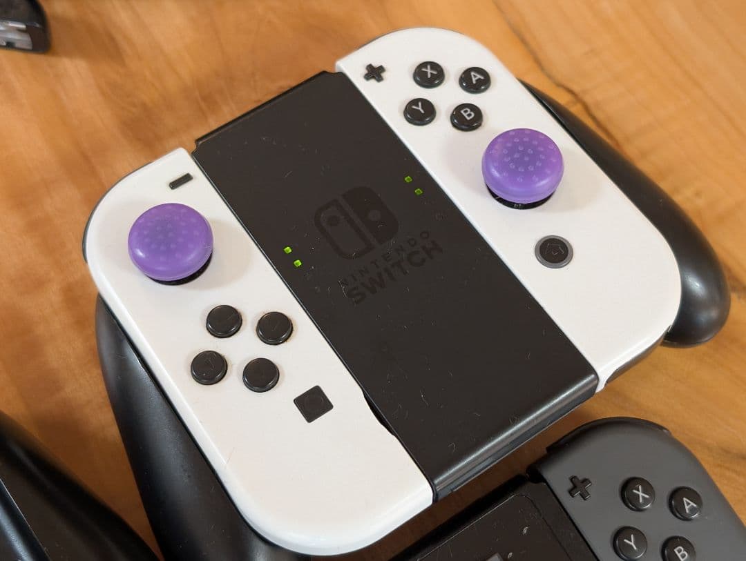 Nintendo Switch 本体 スイッチ　ジョイコン5個　写真のもののみ