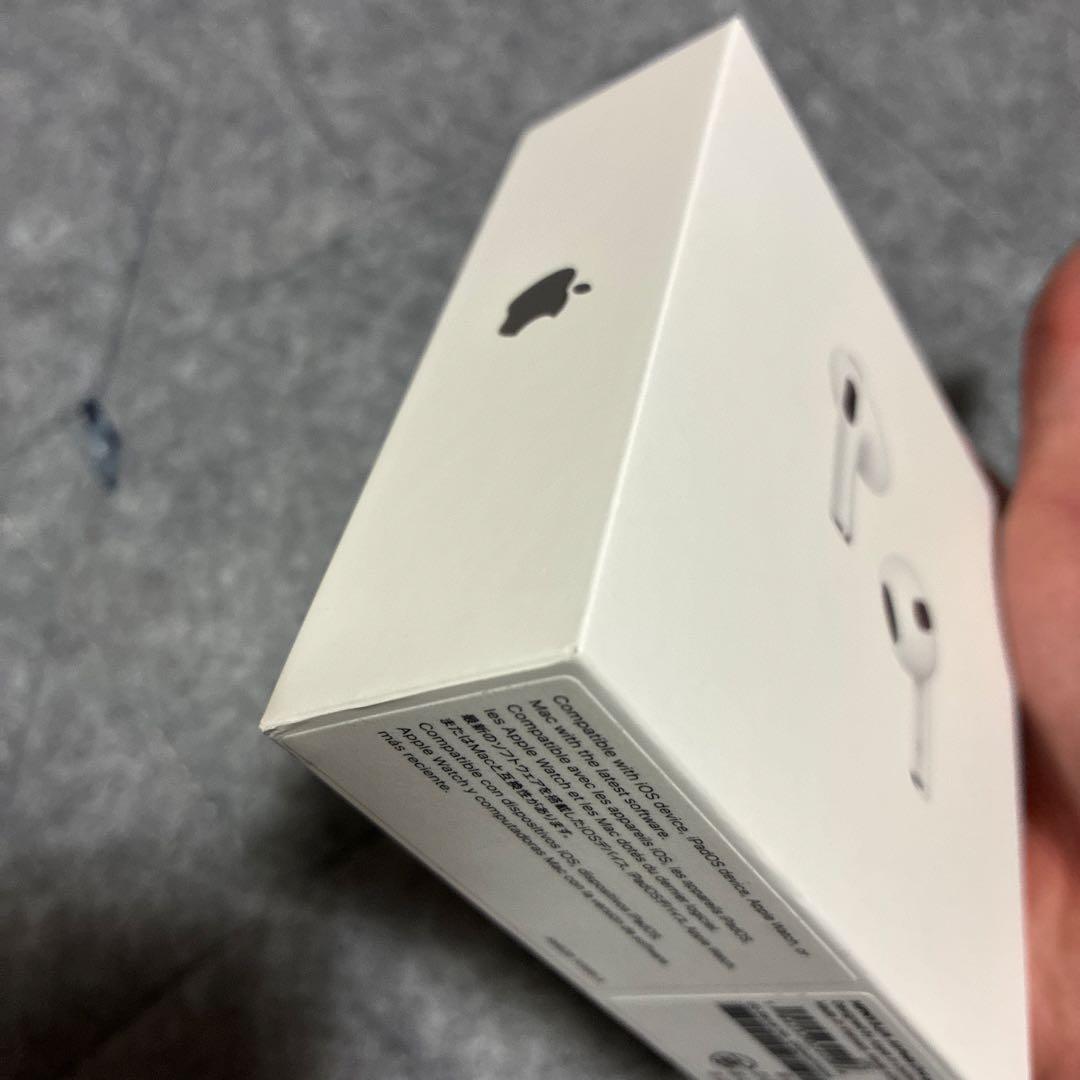 【美品】AirPods 第3世代　本体 ホワイト 充電ケース付き