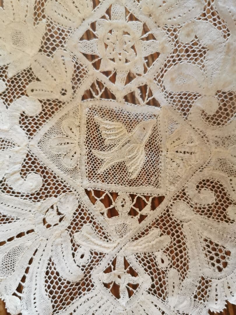 アンティーク 1880年頃 ミラネーゼレース 飛ぶ鳥 ボビン編リネンドイリー