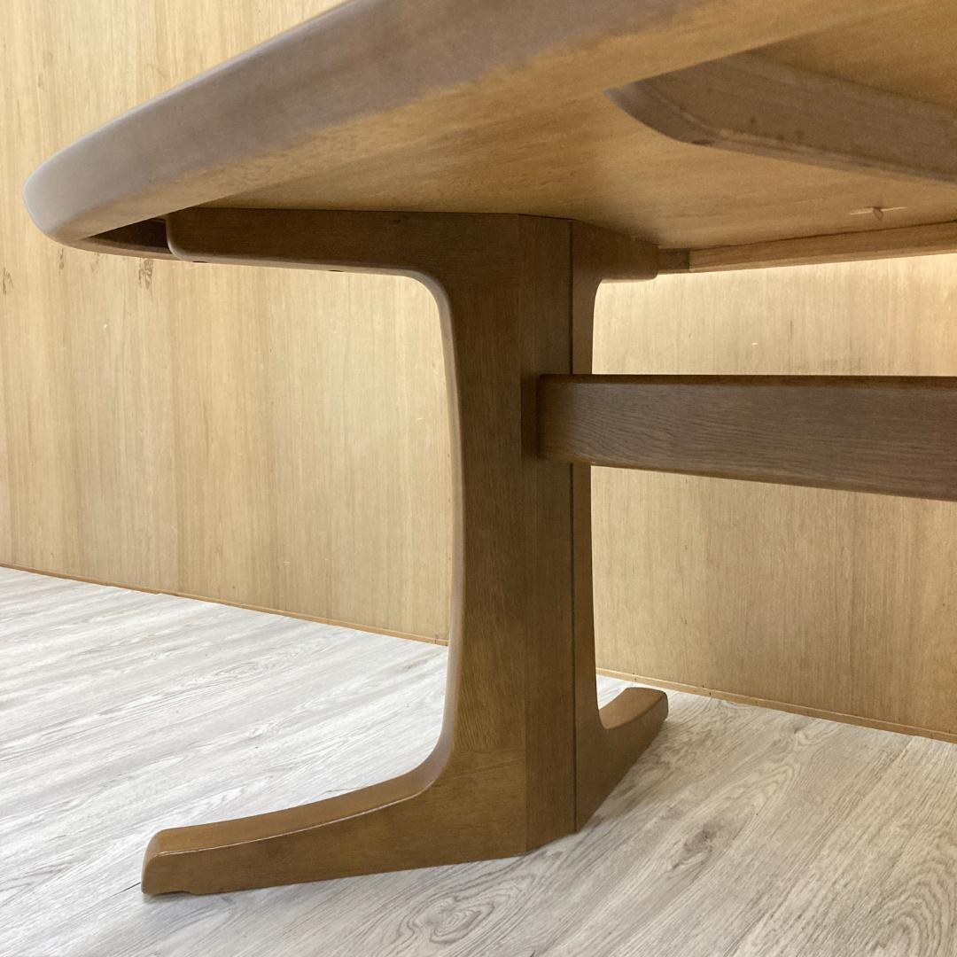 【カリモク】ダイニングテーブル　　食卓　天然木