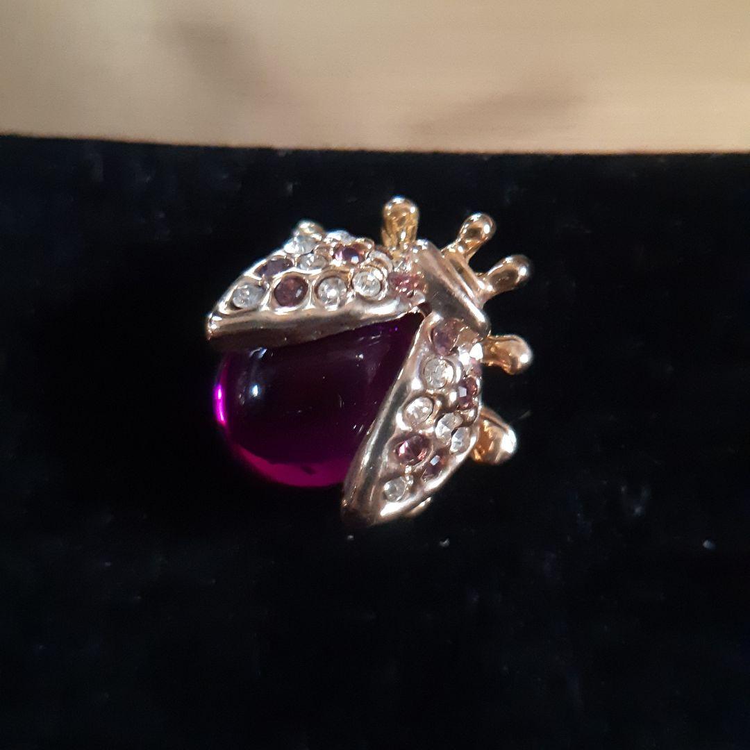 コスチュームジュエリー／ピンパッジ／アールヌーボー