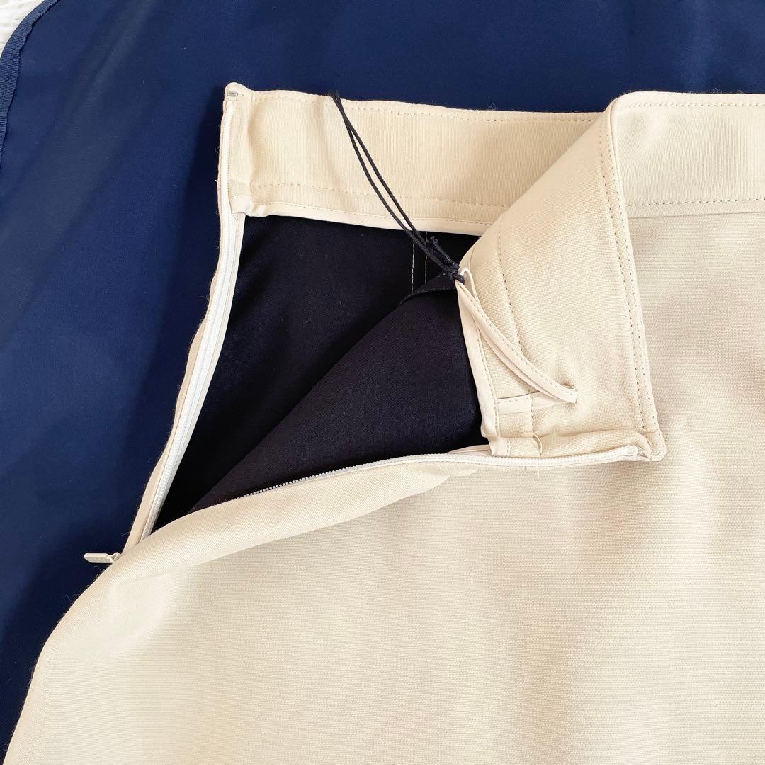 新品タグ付　グッチ　大きいサイズXL　プリーツスカート　タイガーボタン　シルク