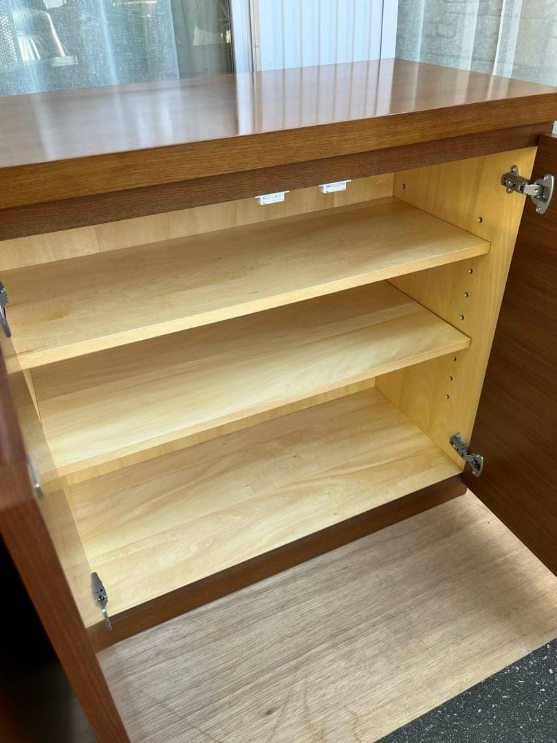 モダンスタイル　木製キャビネット　ミッドセンチュリー　サイドボード　チーク材