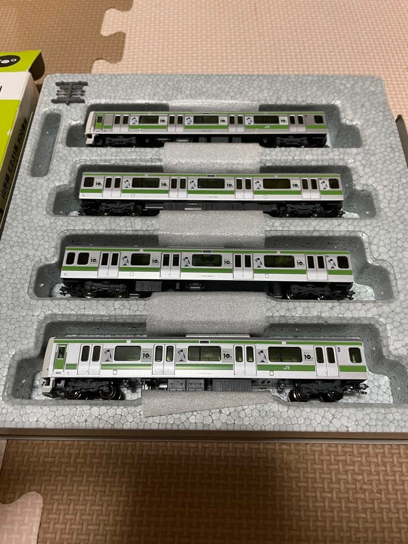 E231系500番台 山手線 Suica10周年記念ペンギントレイン4両セット
