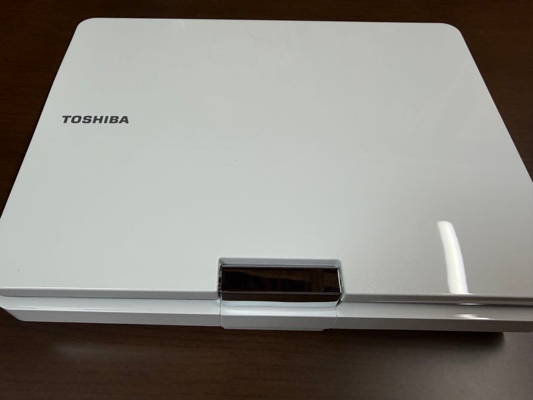TOSHIBA REGZAポータブルDVDプレーヤー　SD-P910S 22年製