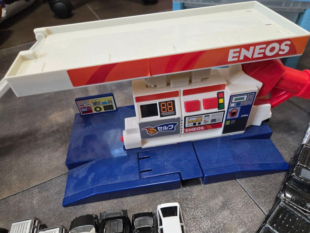 トミカ 80台以上　レトロ　ロングトミカ ENEOSガソリンスタンド付き