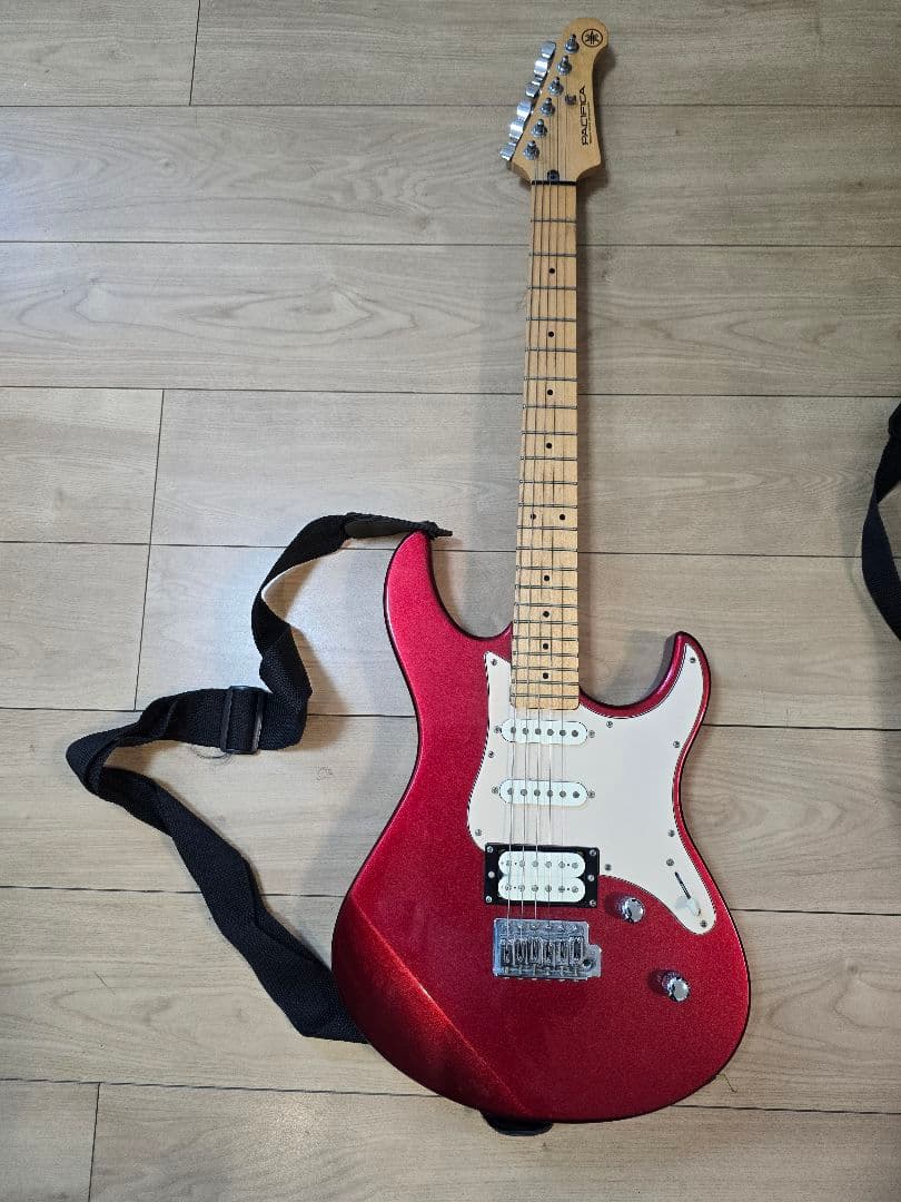 ヤマハ　Pacifica PAC112VM