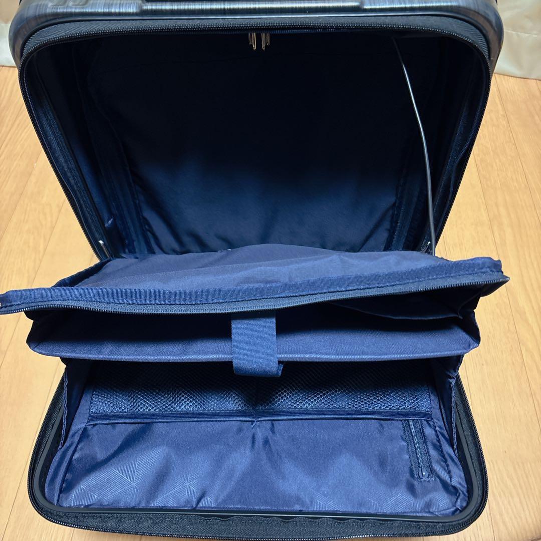 BERMAS INTER CITY フロントオープン スクエア4輪33L