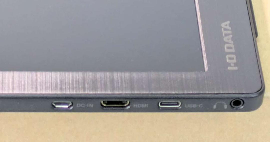 IODATA モバイルモニター (LCD-CF131XDB-M)