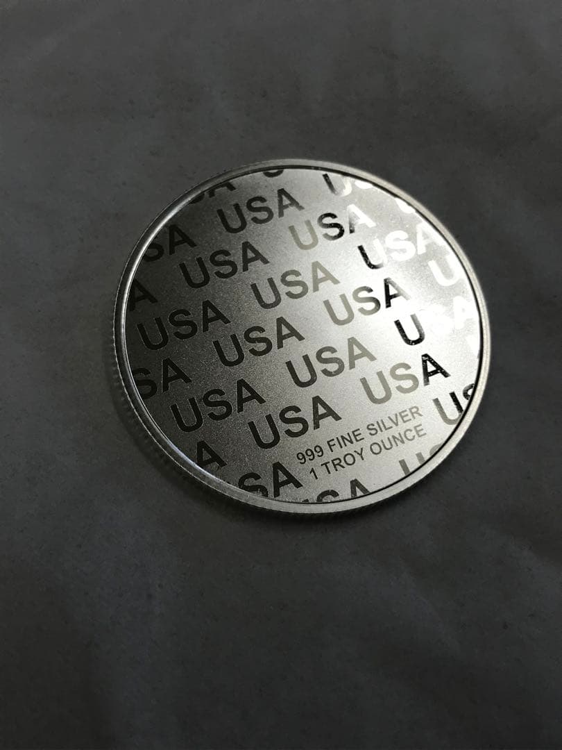 トランプ大統領 暗殺未遂 カラー銀貨 1オンス 999 純銀 カプセル入り