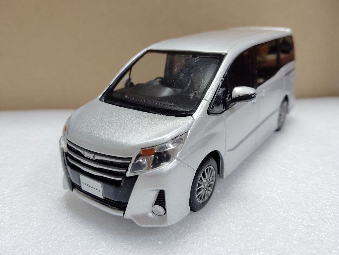 トヨタ ノア Si 80前期型 カラーサンプルミニカー 非売品 1F7