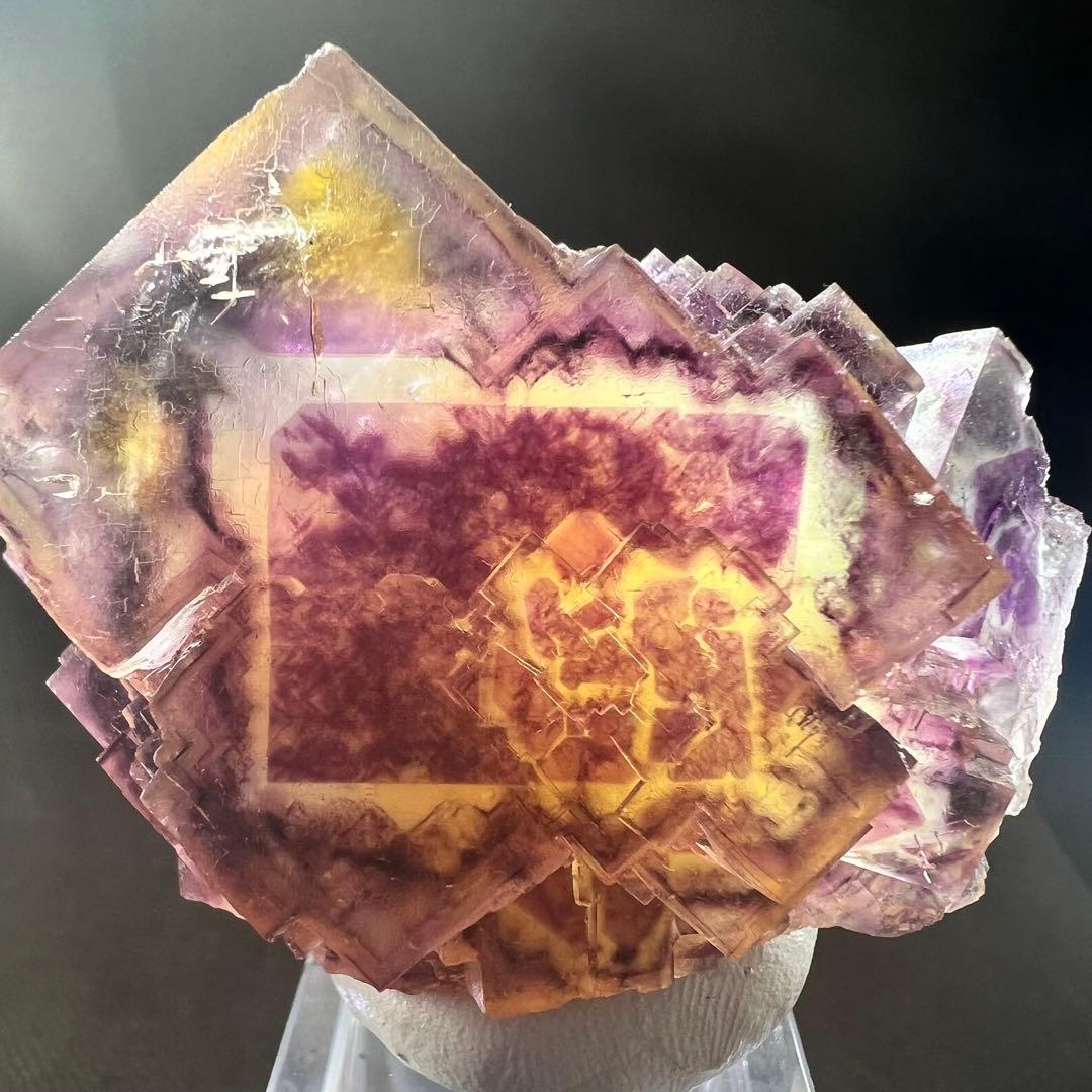 ナミビア　オコルス鉱山　パープルゾーニング　イエローフローライト