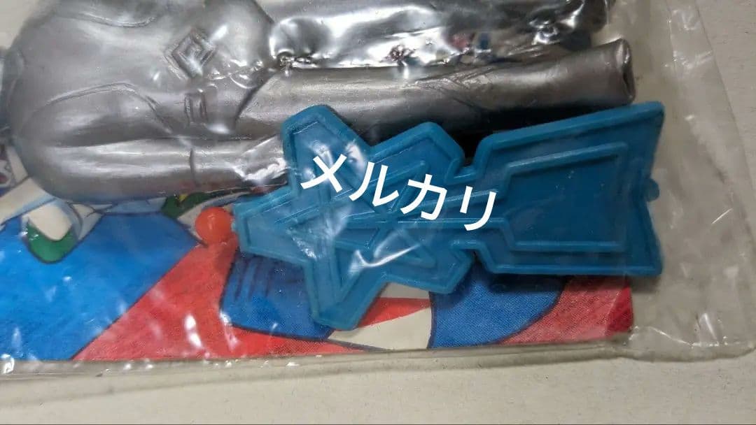 シルバー仮面　ソフビ　ポリ製　パチ物　駄菓子屋