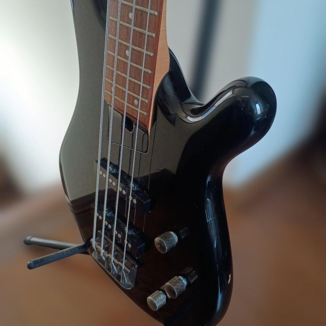 フェルナンデス　エレキベース 　ブラック 虎杢ネック
